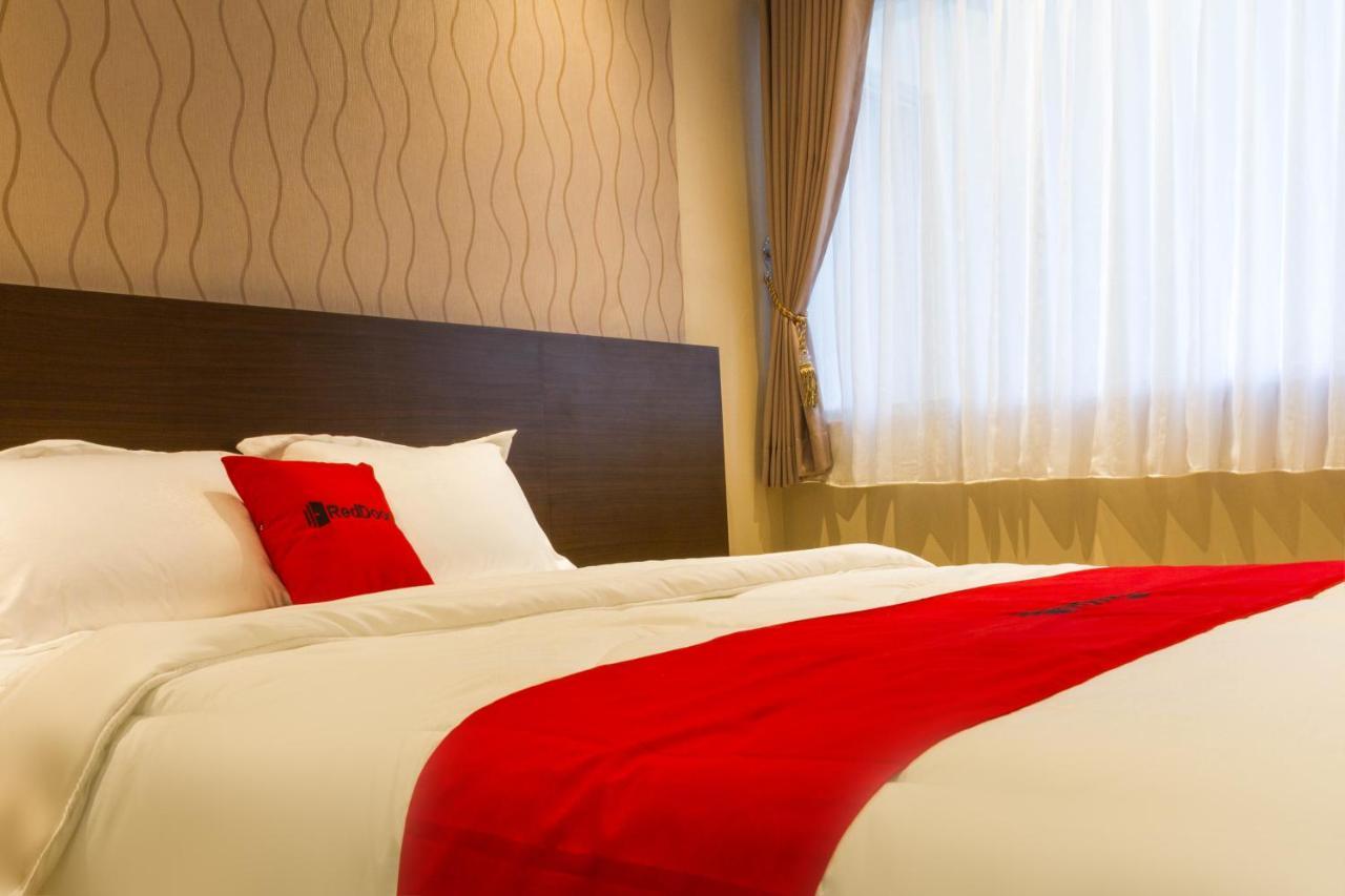 Reddoorz Plus @ Dipatiukur Bandung Kültér fotó